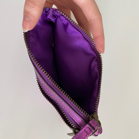Vera Wang Princess Purple Metallic Wristlet - Picture 4 of 5
